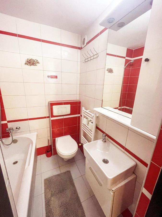 Buzz Apartment Cluj-Napoca Eksteriør billede